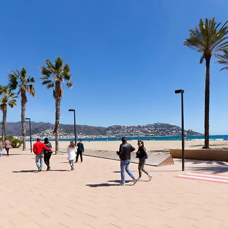 Millenium 1 2-1 Apartment Roses